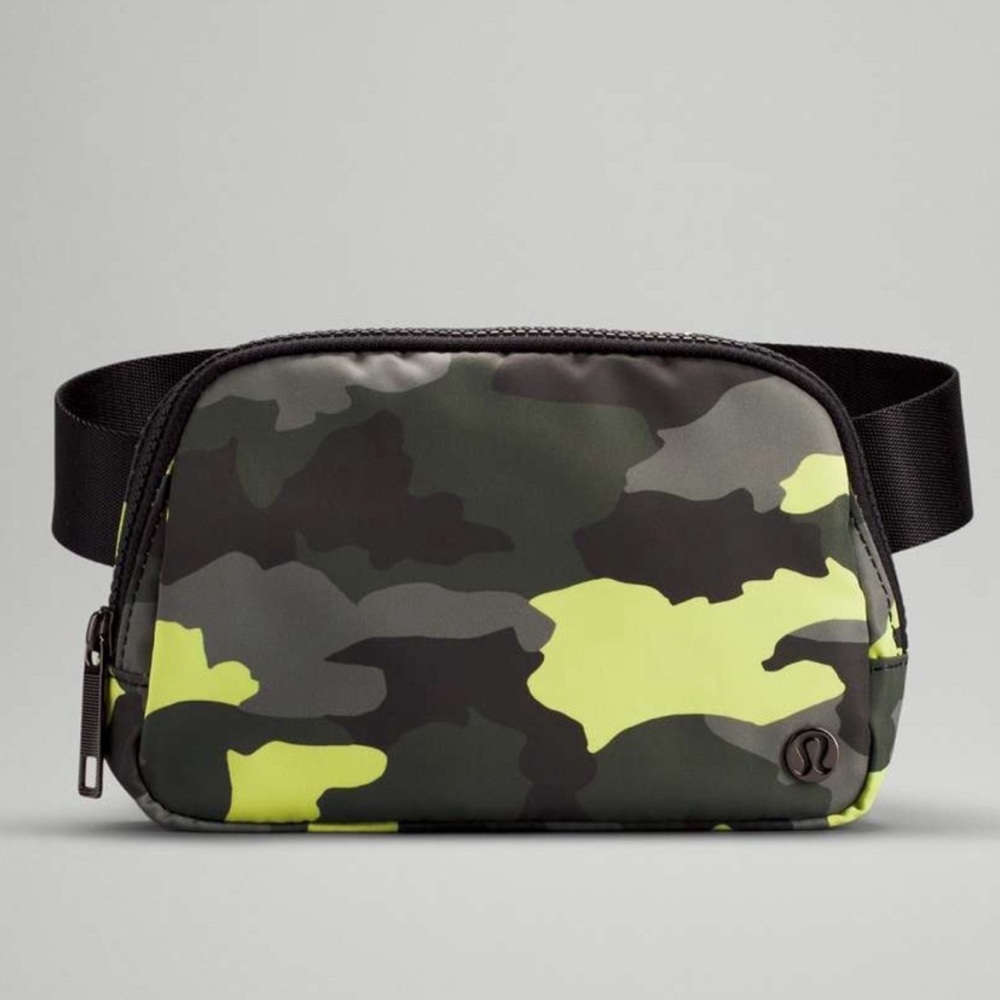 lululemon athletica everyone Camouflage Belt Bag